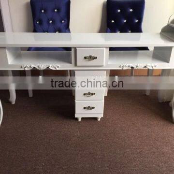 White manicure table/nail salon table for beauty salon