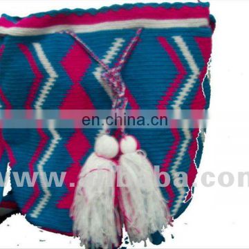 Mochilas wayuu, colombian bags, made by indigenas