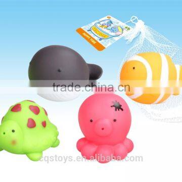 2016 Bath Toys made from Vinyl. with water spray function, 2 year quality garantee