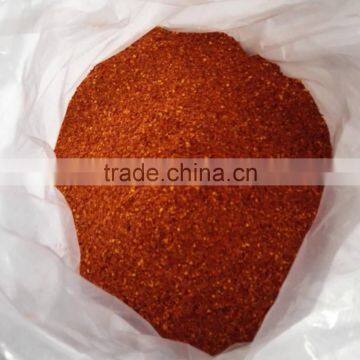 China Factory Exporter 8-16 mesh Crushed Chillies, Chilli Granules with whole color red hot selling in UK,USA,Canada,Mexico