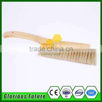 Factory Price 3 Rows and Wide Wood Handle Bee Brush for Beekeeping