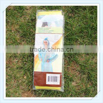 Cheap PE Disposable Semitransparent Yellow Disposable Raincoat photo-3