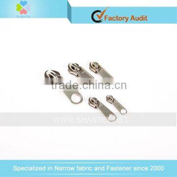 silver zipper slider