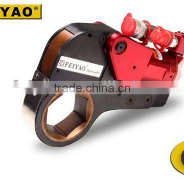 Low profile hydraulic hexagon cassette torque wrench