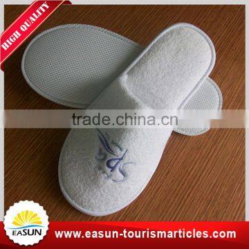 Wholesales Promotional washable hotel slipper with logo embroidery