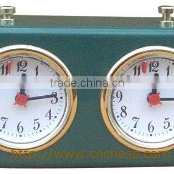 chess clock with green