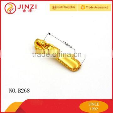 New Design Engraved Style Gold Plating Metal Zipper Puller for Handbags photo-3