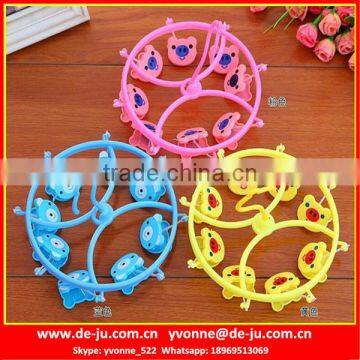 Cartoon Round Socks Hanger With 8 Pegs