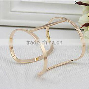 Simple hollow design cuff bangle fashion women style cuff bangle for valentine's gifts 2016