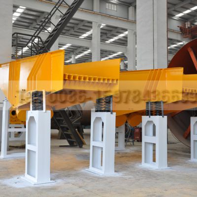 Chemical Industry Vibrating Feeder Hopper Firm Foundation