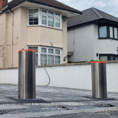 High Security Battery Powered Retractable Barrier Bollard Automatic 6mm Thickness Metal Parking Posts