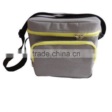 promotional 600D polyester shoulder cooler bag with front pocket