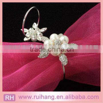 Wholesale Pearl Rhinestone Napkin Ring in Silver photo-4