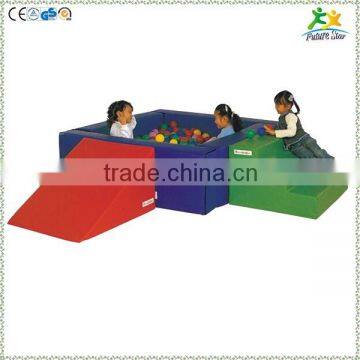 FS-SP-040E customized eco-friendly PVC & EPE & Wood baby pool with colorful sea-balls