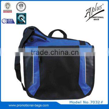 Promotional Waterproof Messenger Bag Men With Earphone Outlet