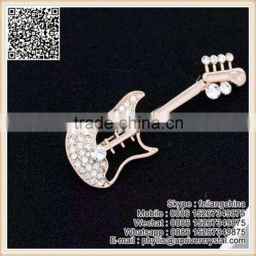 Wholesale Price Sale Crystal Diamond Guitar Brooch For Boy Best Gifts                        
                                                Quality Choice