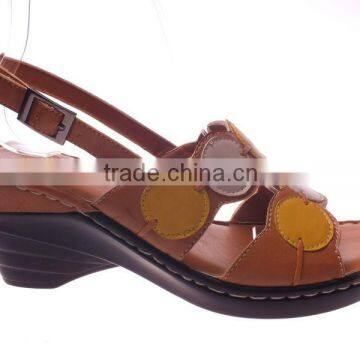 Ladies new fashionable sandals with low heel comfortable sole