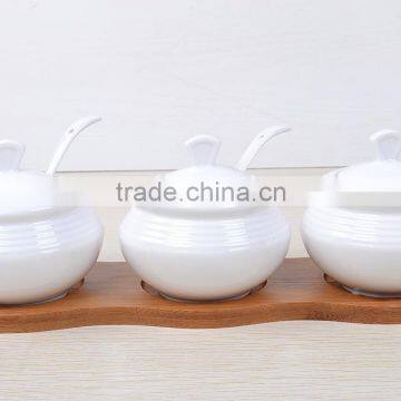 high quality wholesale ceramic spice bottles with ceramic lid/spice racks jars wholesale/3pcs set ceramic storage jar whole sale