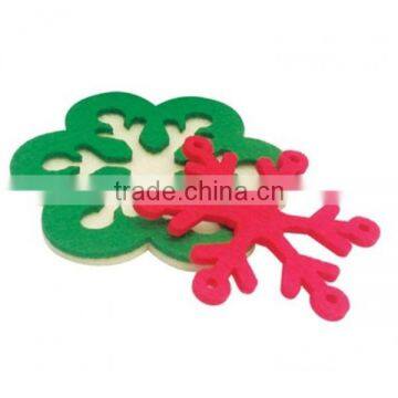 2017 Christmas Snowflake Felt Coaster RED & GREEN table decoration made in China