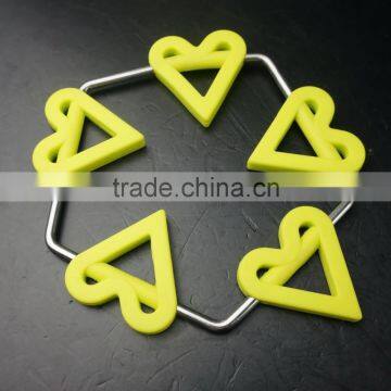 16146 Heart Shape Unti-skidding Table Silicone Mat photo-6