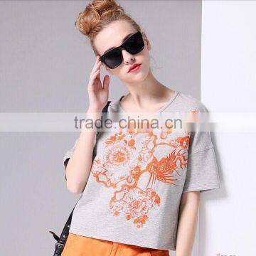 Wholesale Fashion Embroider Women's Crop Top photo-3
