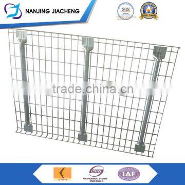 Inverted Flared Wire Mesh Decking With Waterfall