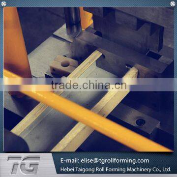 Hydraulic cutting Gear Drive Auto C Purlin Roll Forming Machine with punching made in China