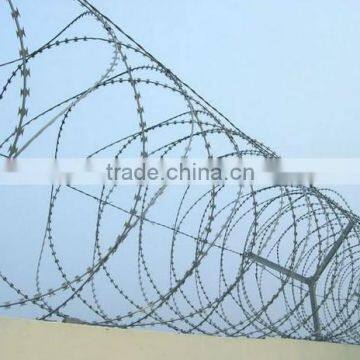 Wholesale BTO-22 Hot-dipped Galvanized Razor Barbed Wire photo-2