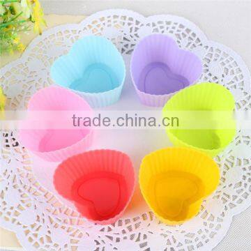 Wholesale heart silicone cake tool for families