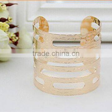 Fashion iron gold hollow bangle cuff bracelet for women