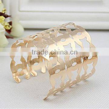 American fashion hollow gold bangles,wholesale open metal bracelet bangle for costume