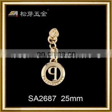 Contemporary Classical Zinc Alloy Car Logo Keychain photo-2