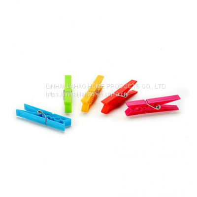 plastic clothes pegs