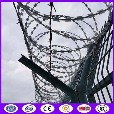 Hot Dipped Galvanized Razor Barbed Wire 450 Mm Coil Diameter 7kg/ Roll For Fence photo-3