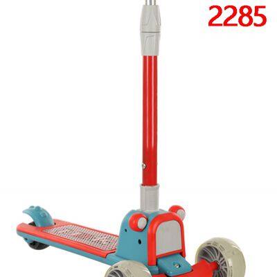 Детские скутеры. Детские трехколесные музыкальные светящиеся складывающиеся игрушки для активных игр на улице. Для мальчиков и девочек. Требуют от ребенка действия ногами.