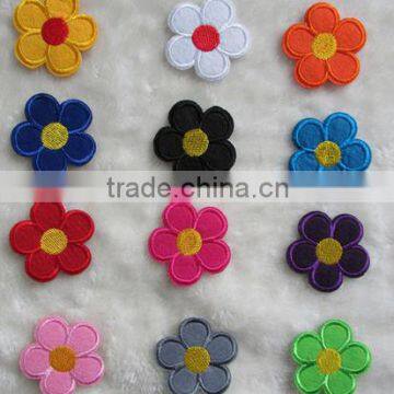 Small flower embroidery badges to baby's dress