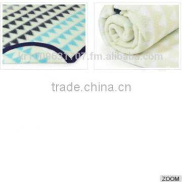 Triple H String Pattern High Quality Polar Fleece Portable Mini Size Office Picnic Travel Promotioanl Gift Lap Knee Blanket photo-2