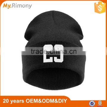 2016 new pattern knit beanie caps with embroidery digital logo on front