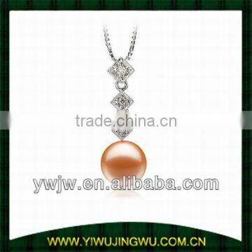 freshwater pearl pendant with diamond