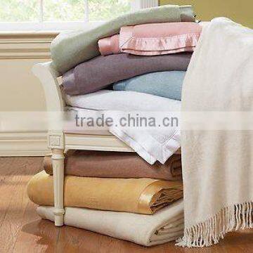 warm & comfortable queen size fleece blanket