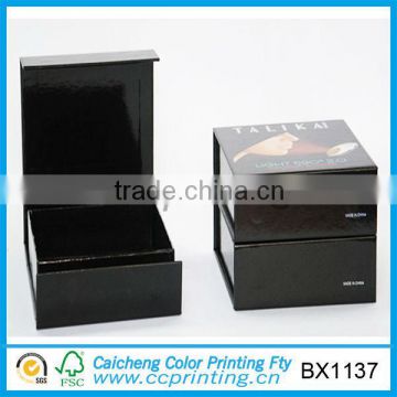 Cardboard packaging box for wedding ring