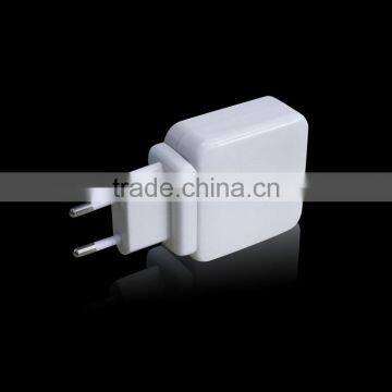 Qc 2.0 dual USB plug fast charging travel charger adapter