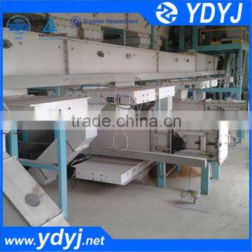 Flexible inlet and outlet conveyor for port