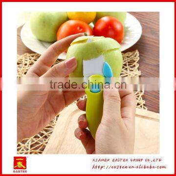 Bird Shape Design Folding Knife photo-3