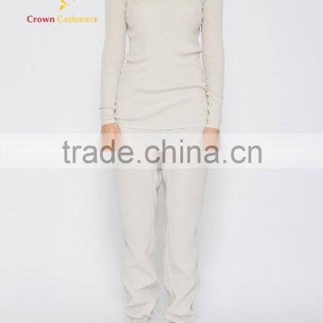 White Women Round Neck Cashmere Pullover Sweater photo-3