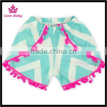 Hotsale baby products green color chevron with hot pink balls sassy kids pom pom shorties