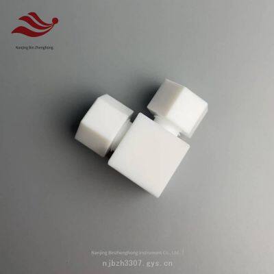 Настроенный адаптер из политетрафторэтилена (PTFE), двухходовой переходник под прямым углом от 1/4 до 3/8 с низким содержанием металлических примесей