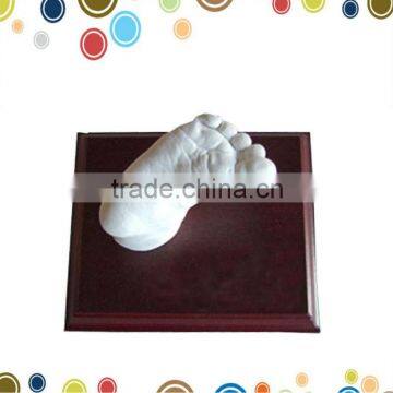 3D baby casting kit with wooden toys