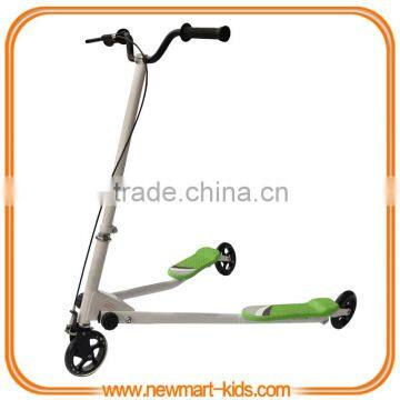 kick tri scooter with hand brake system