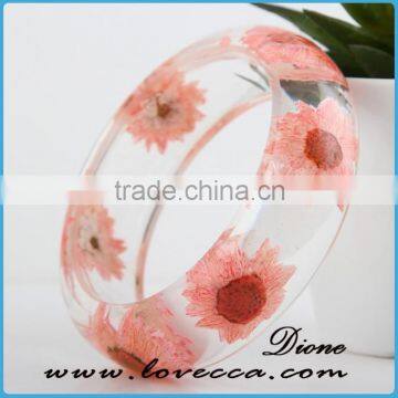 Fashion women accessory real dry hotsale resin flower bangle